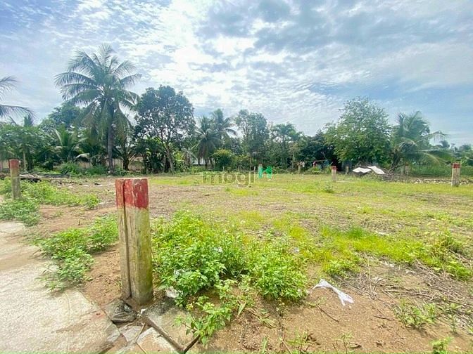 Hình ảnh Ngân hàng thanh lí gấp 5nền đất thổ cư sát chợ Rạch Kiến