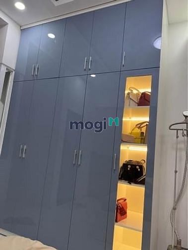 Hình ảnh Bán nhà ngay Trung tâm quận 10