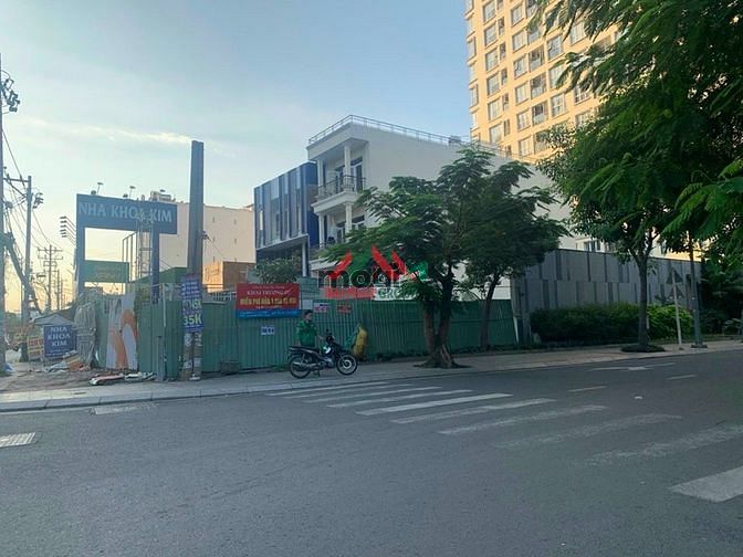 Hình ảnh Cho thuê góc 2 mặt tiền Nguyễn Thị Thập, DT: 10x40
