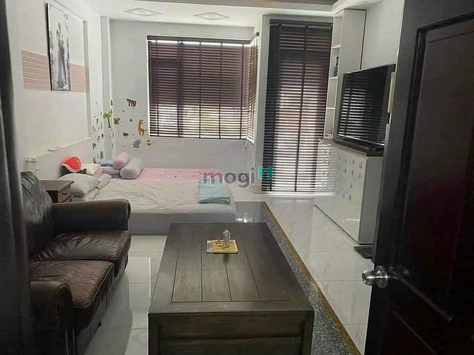 Hình ảnh Bán nhà, HXH, 2 lầu, 4 phòng ngủ, đường Đồng Đen, giá chỉ 5 tỷ 550.