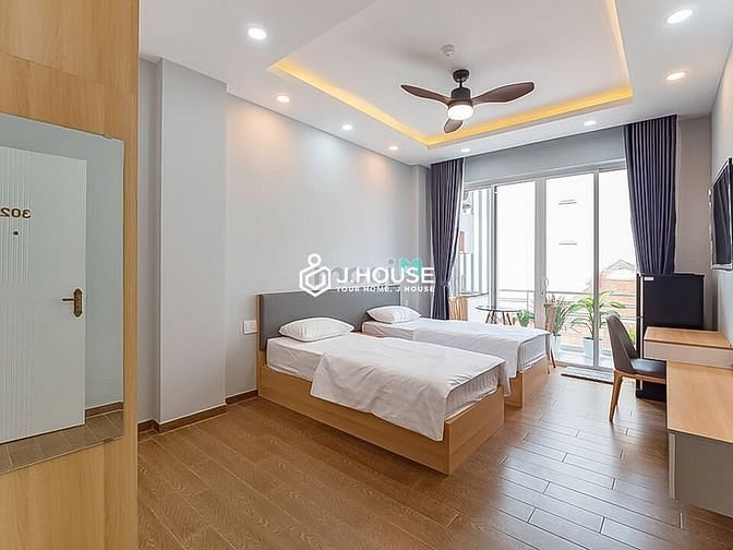 Hình ảnh Mb6623 nạp rút nhanh chóng studio ban công hiện đại ngay khu sân bay
