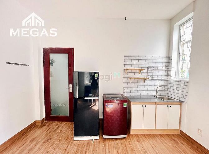 Hình ảnh Có gác Ban Công không giới hạn người + máy giặt riêng ngay HUTECH