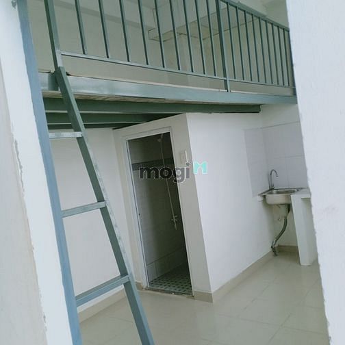Hình ảnh Phòng trọ gác lửng giá rẻ có thang máy giờ tự do