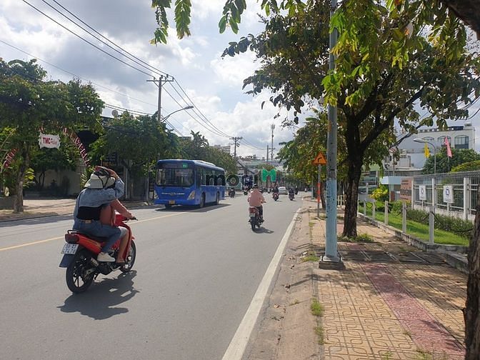 Hình ảnh Bán đất xây cao tầng đường Mai chí Thọ, Dt: 27x55m, Giá: 200ttr/m2