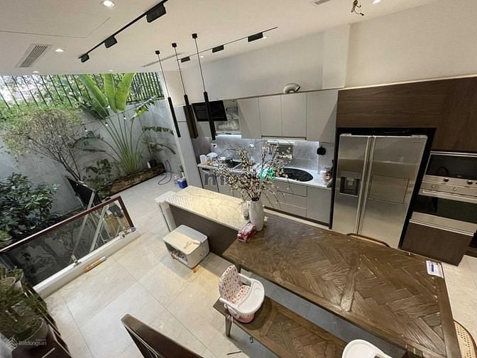 Hình ảnh Bán nhà phố tây sát sông SG Dt: 7.3x31m Cn: 208m2, Vị trí xây cao tầng