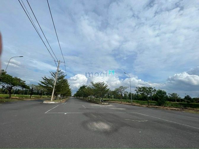 Hình ảnh Bán đất ăn tết ngay trung tâm Bình Chánh