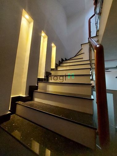 Hình ảnh Cần cho thuê nhà mặt tiền đường 10m DT 72