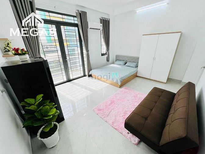 Hình ảnh Bóc tem nhà mới có thang máy có ban công