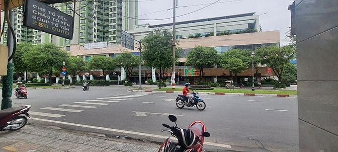 Hình ảnh Cho thuê Mặt Tiền Hồng Bàng - Đối diện Thuận Kiều Plaza