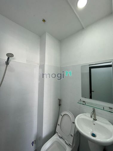 Hình ảnh Mb6623 nạp rút nhanh chóng studio ban công mới 100% ngay khu sân bay