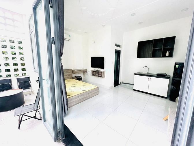 Hình ảnh Mb6623 nạp rút nhanh chóng studio ban công lớn ngay sát bên ngã tư Phú Nhuận