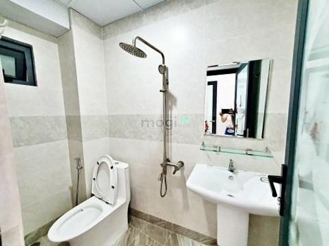 Hình ảnh Cho thuê căn Studio,có bancon view siêu chill, thoáng mát, Quận 4