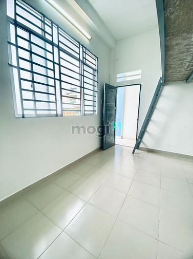 Hình ảnh Phòng có gác rộng rãi thoáng mát giờ tự do