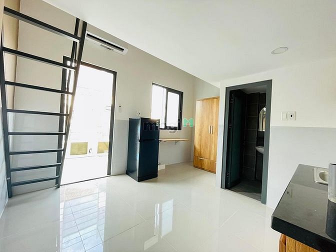 Hình ảnh Cho thuê CHDV giá rẻ có gác ngay sân bay 30m2