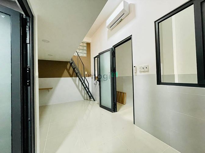 Hình ảnh Cho thuê CHDV giá rẻ có gác ngay sân bay 30m2