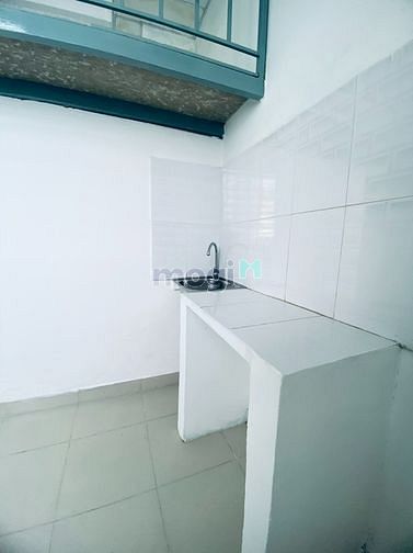 Hình ảnh Phòng trọ gác lửng có thang máy ra vào vân tay