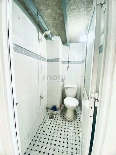 Hình ảnh Phòng trọ gác lửng có thang máy ra vào vân tay