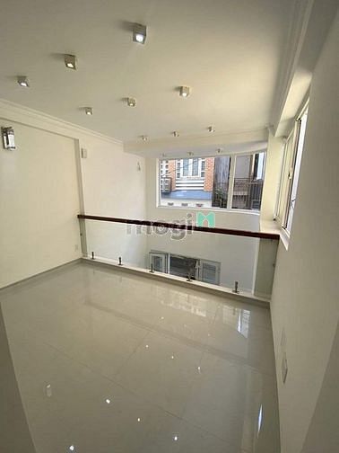 Hình ảnh Bán Nhà Hẻm Xe Hơi Thông Tứ Phía Quận 3 Chỉ 7 Tỷ