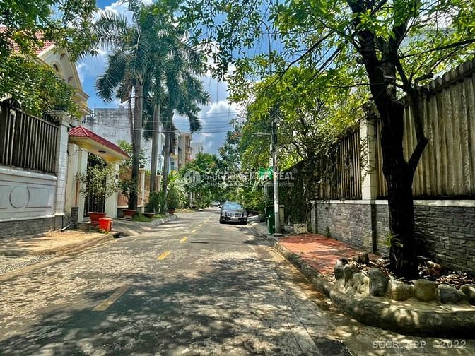 Hình ảnh Bán gấp đất biệt thự 385m2 phía bờ sông đường Trần Não, Giá: 136tr/m2