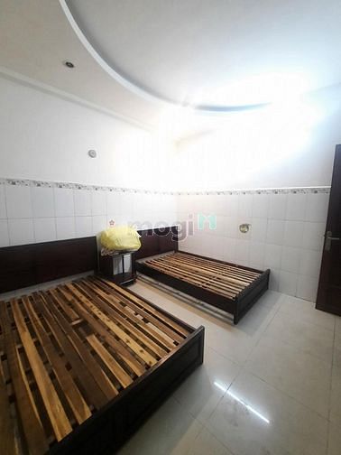 Hình ảnh cho thuê phòng khách sạn bình dân 2.5tr ở được 3 đến 4 người