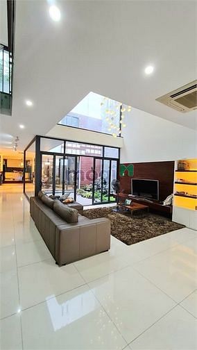 Hình ảnh Mặt tiền hồ biểu chánh q.pn.7x36m.120tr
