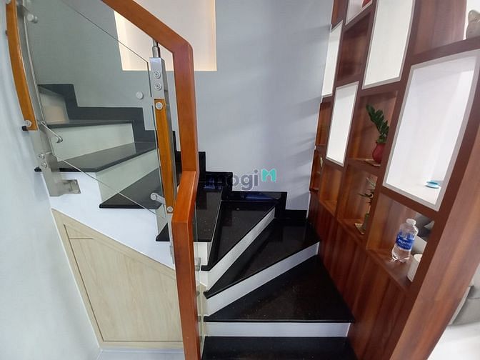 Hình ảnh Gần chợ An Nhơn, hẽm xe hơi, nhà 4 tầng mới đẹp vào ở ngay
