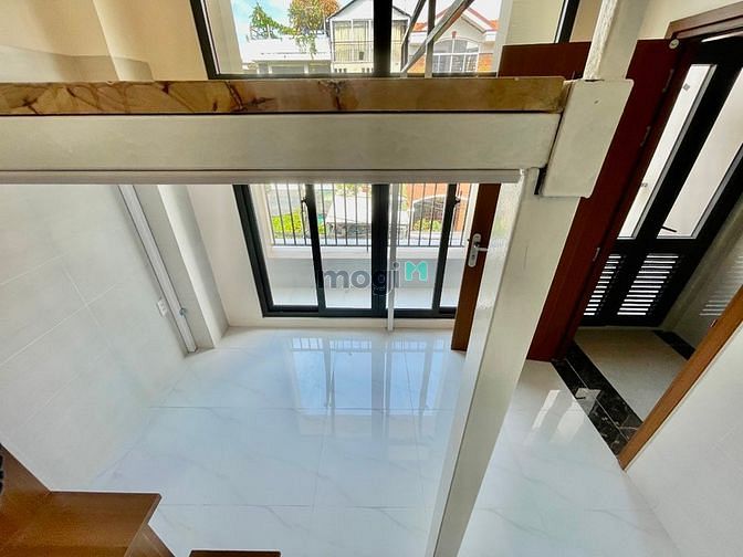 Hình ảnh Duplex ban công + cửa sổ lớn. Nội thất đầy đủ