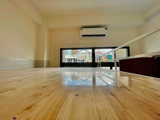 Hình ảnh Duplex ban công + cửa sổ lớn. Nội thất đầy đủ