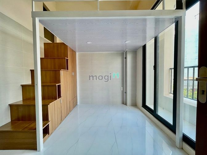 Hình ảnh Duplex ban công + cửa sổ lớn. Nội thất đầy đủ