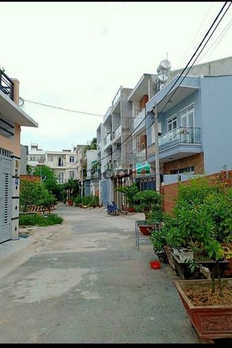 Hình ảnh Cần bán nhà 1 trệt 2 lầu đường gò cát Phú hữu q9