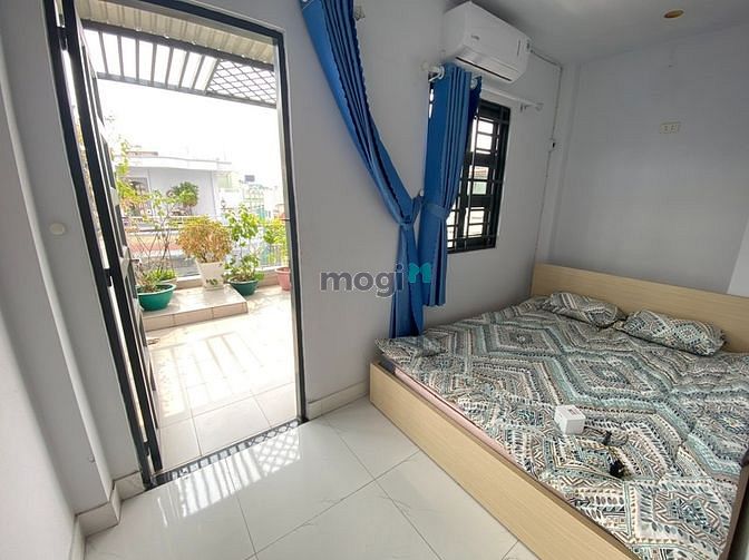 Hình ảnh Penhouse Sân Thượng 60m2 Tân Bình, Giáp Quận 10, Ban công siêu rộng.