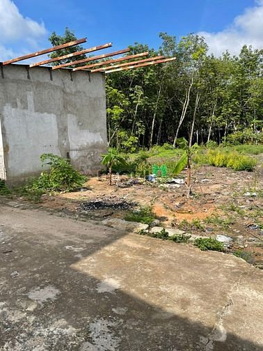 Hình ảnh Gia đình ngộp nợ cần bán lô đất giá thực cần bán 800 triệu
