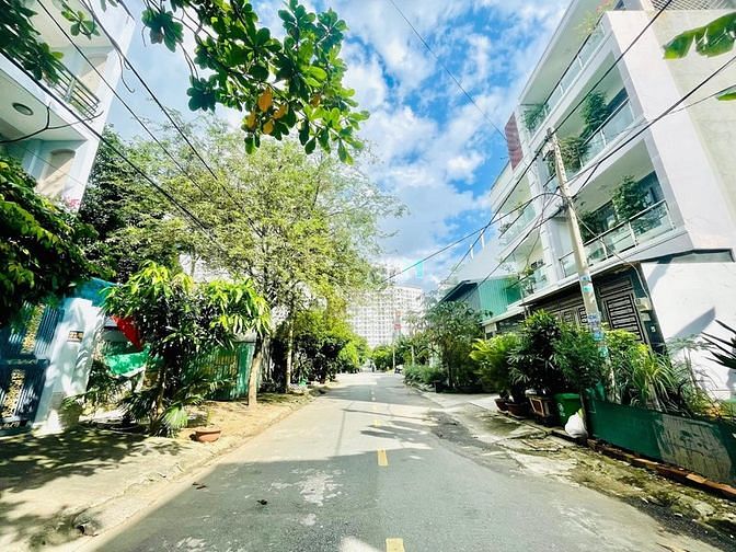 Hình ảnh Hạ hơn 1 tỷ bán lỗ lô đất khu chung cư 10ha q2