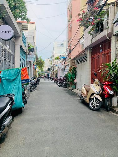 Hình ảnh Nhà 3 Lầu Bành Văn Trân, P.07 – (36m2) – 6.4 Tỷ.