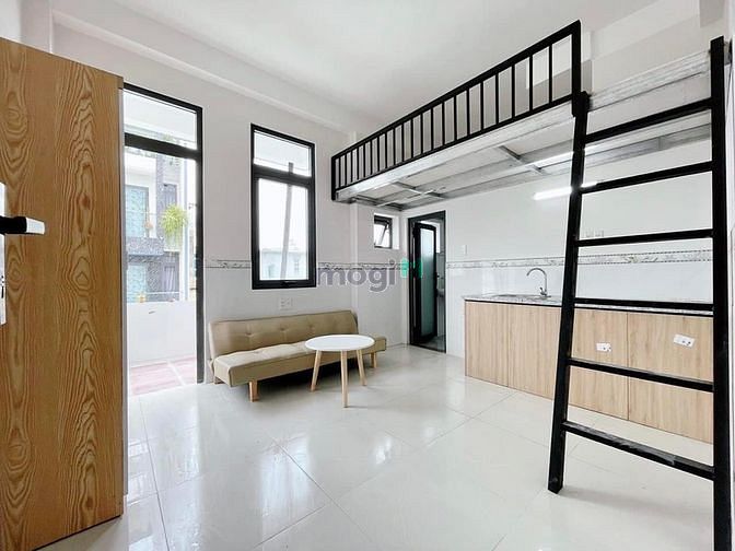 Hình ảnh Duplex cửa sổ ban công ở đc 4ng gần UEF HIU
