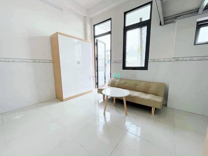 Hình ảnh Duplex cửa sổ ban công ở đc 4ng gần UEF HIU