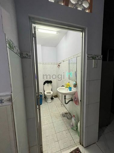 Hình ảnh Nhà Mã Lò [4,2x16] 1 trệt 1 lửng 1 lầu 5PN 3WC