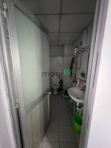 Hình ảnh Nhà Mã Lò [4,2x16] 1 trệt 1 lửng 1 lầu 5PN 3WC