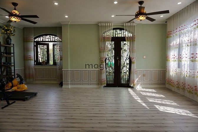 Hình ảnh Biệt thự hồ bơi Nguyễn Trọng Tuyển Tân Bình ngang 9.5m nở hậu 10,5m
