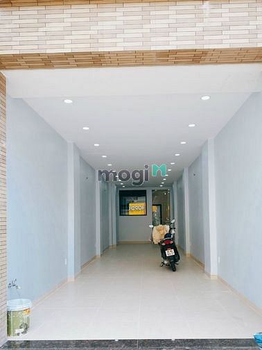 Hình ảnh Cho thuê nguyên căn mặt tiền Cộng Hòa, Quận Tân Bình