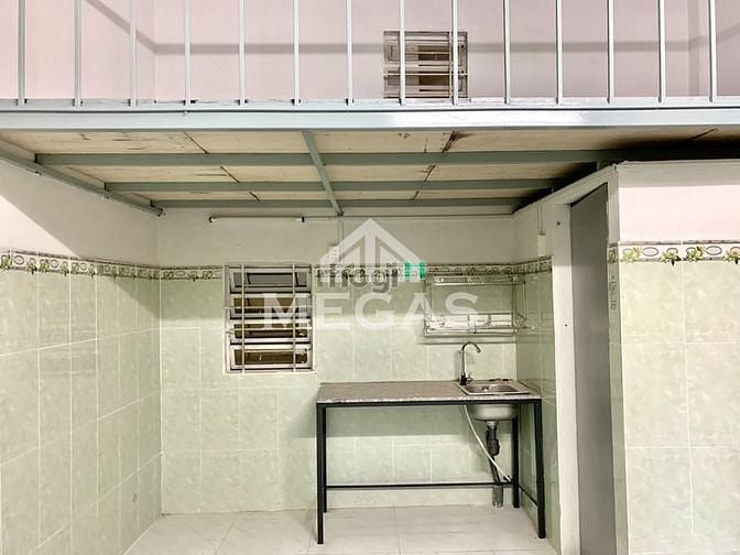 Hình ảnh Cho thuê phòng gác cao ngay Cao Đẳng Công Thương HCM