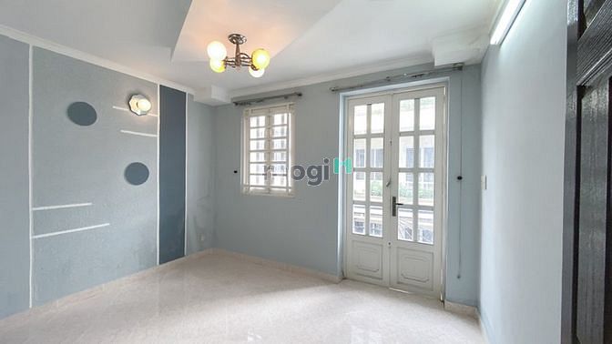 Hình ảnh Cho thuê nhà đường Cách Mạng Tháng 8, Quận 10 , Trệt 3 lầu 5PN