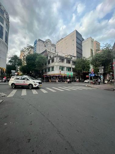 Hình ảnh Góc 2MT Lý Tự Trọng P.Bến Thành Q1 ,DT: 10x20, 3 tầng giá cực tốt!!