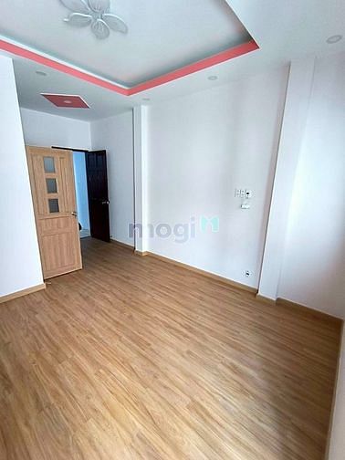 Hình ảnh Bán nhà Lạc Long Quân , Phường 8 , Tân Bình , 40 m2 ,1.2 tỷ
