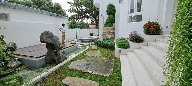 Hình ảnh Villa Gốc 3MT Nguyễn Văn Hưởng, 560tr/m2