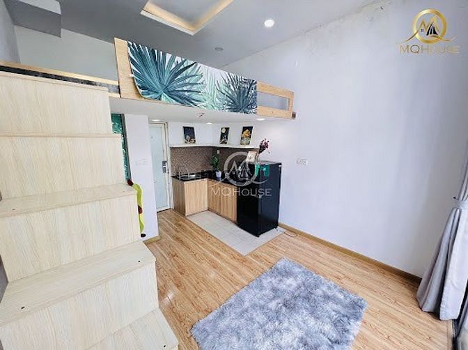 Hình ảnh Duplex Hoàng Văn Thụ Mới, Thoáng Mát, Tháng máy bạn công cửa sổ to.