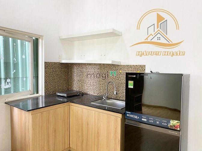 Hình ảnh Duplex Hoàng Văn Thụ Mới, Thoáng Mát, Tháng máy bạn công cửa sổ to.