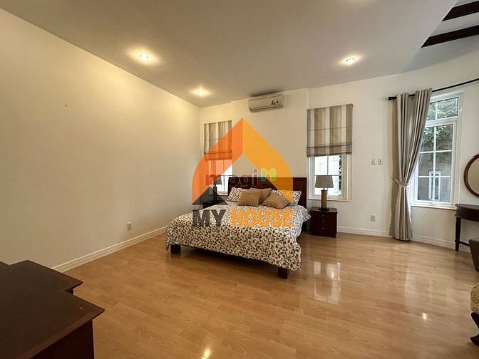 Hình ảnh Villa shynh đẹp trằng toát 220m2 giá 3500$