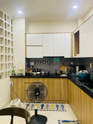 Hình ảnh Siêu phẩm 5 Tầng, 44m2, Lý Thường Kiệt, P8, Tân Bình, Giá Chỉ 6.5 Tỷ