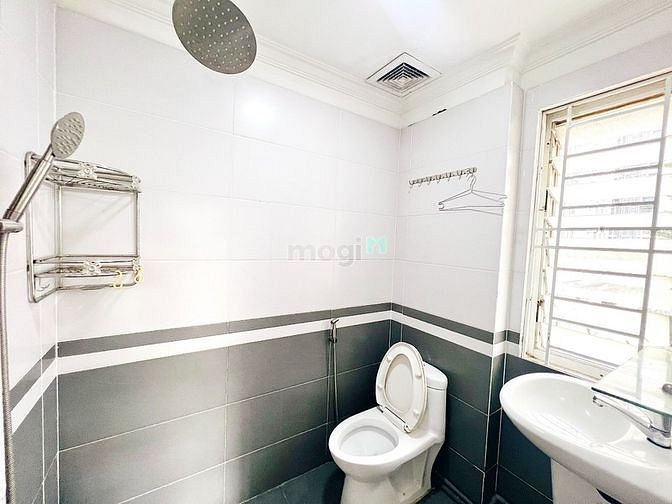 Hình ảnh Mb6623 nạp rút nhanh chóng studio cửa sổ view landmark cực đẹp ngay ngã tư Hàng Xanh